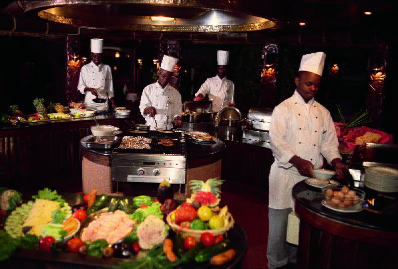 Serengeti Serena Safari Lodge Экстерьер фото
